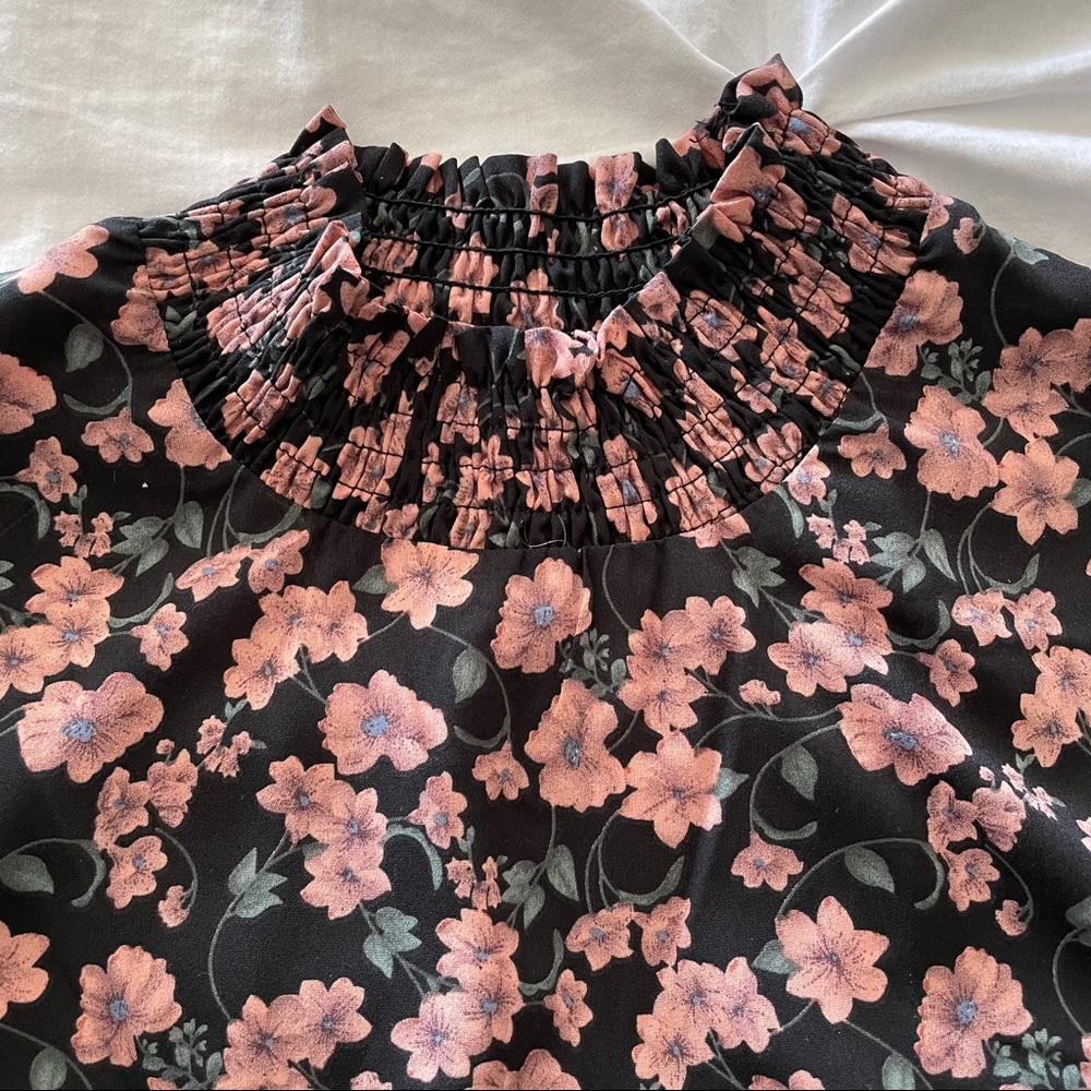 Smocked neck floral long sleeve top - Picture 10 of 15